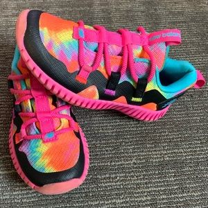 Girls laceless shoes